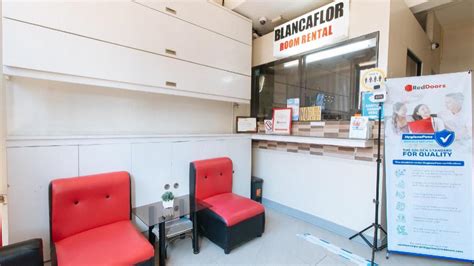 RedDoorz near NAIA Terminal 1 .